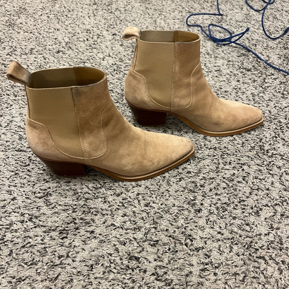 Everlane Suede Chelsea Ankle Boots in Beige